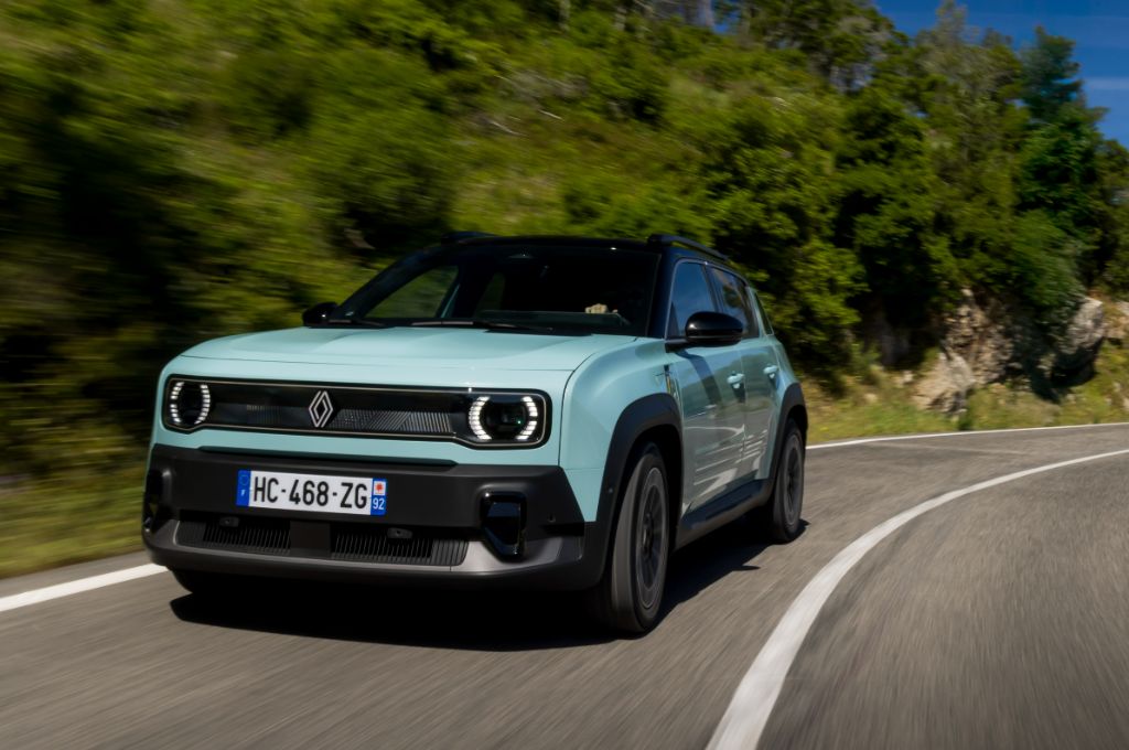 Renault 4 E-Tech Review & Buying Guide 2025 | Electrifying